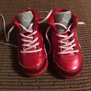Girl’s 5 Retro Valentine Air Jordan shoes. Size 7.